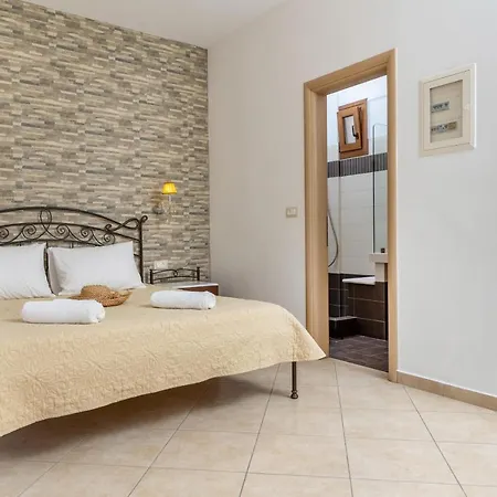 Kallisti * Naxos City