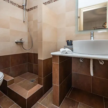 Kallisti Apartment *