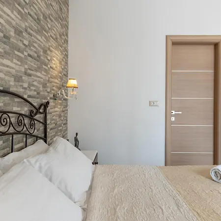 Kallisti Apartment